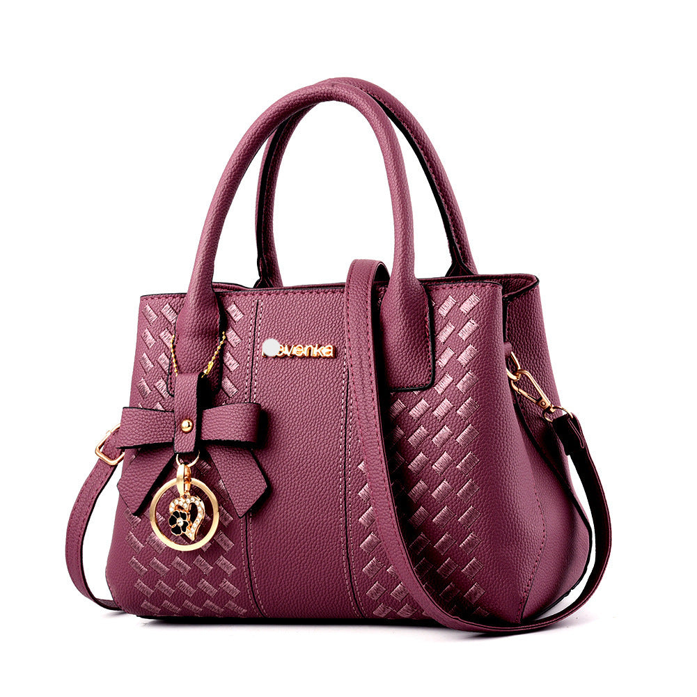 Bag women 2021 European and American fashion handbags trendy middle-aged embroidered thread one-shoulder messenger bag handbag Classy’s