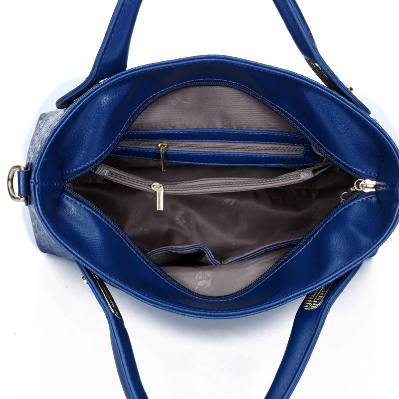 2020 autumn and winter new handbags, bear all-match four-piece suit, messenger handbags, fashion ladies bags wholesale Classy’s