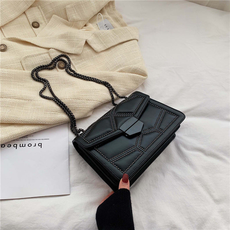 Shangxin bag handbags 2020 autumn and winter new fashion all-match messenger bag ins rivet single shoulder chain small square bag Classy’s