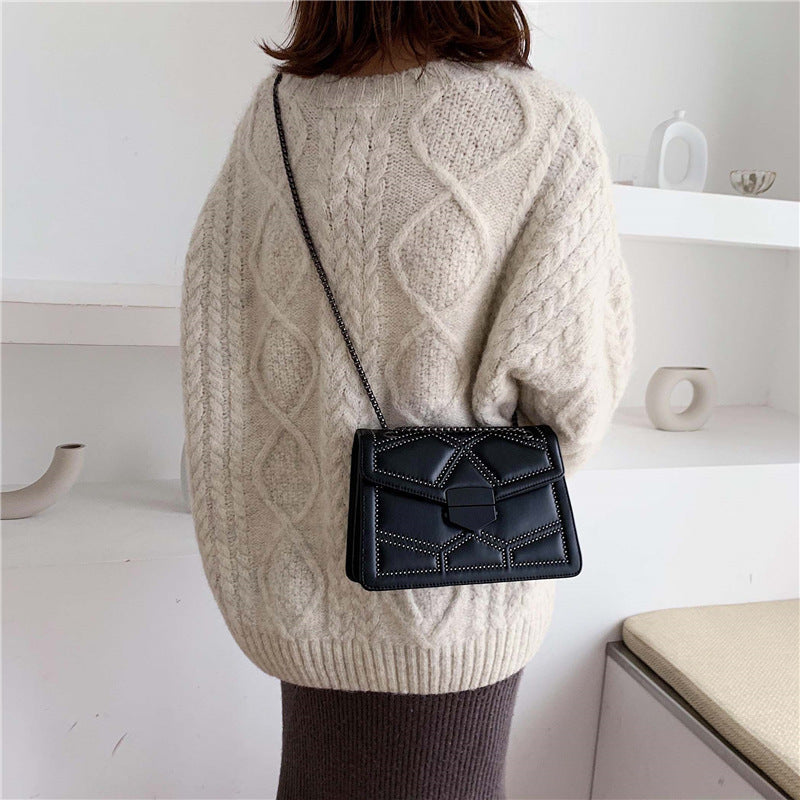 Shangxin bag handbags 2020 autumn and winter new fashion all-match messenger bag ins rivet single shoulder chain small square bag Classy’s