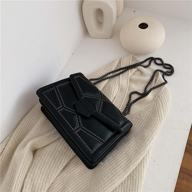 Shangxin bag handbags 2020 autumn and winter new fashion all-match messenger bag ins rivet single shoulder chain small square bag Classy’s