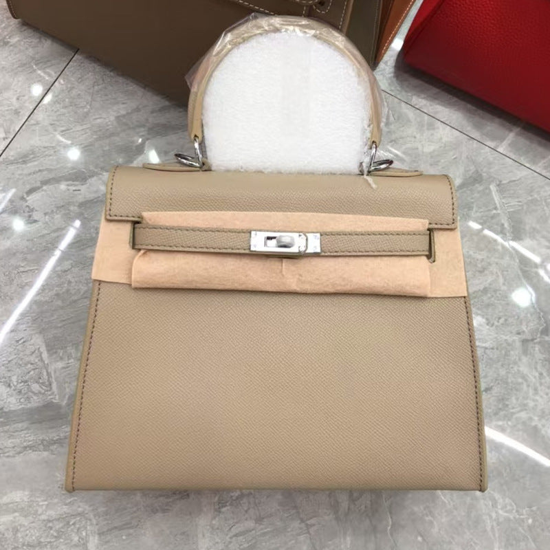 Single-shoulder crossbody bag made of cowhide Hypersku