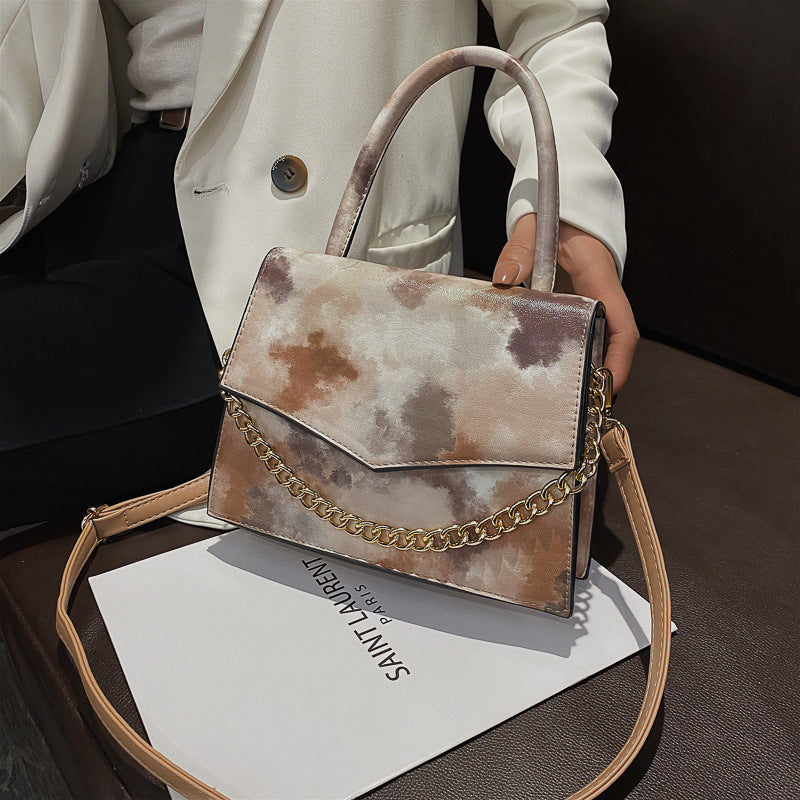 Cross-border handbags 2020 new European and American retro portable small square bag ins popular fashion chain shoulder diagonal bag Classy’s