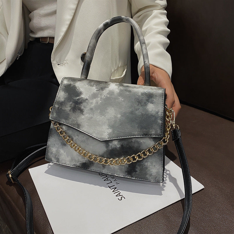 Cross-border handbags 2020 new European and American retro portable small square bag ins popular fashion chain shoulder diagonal bag Classy’s