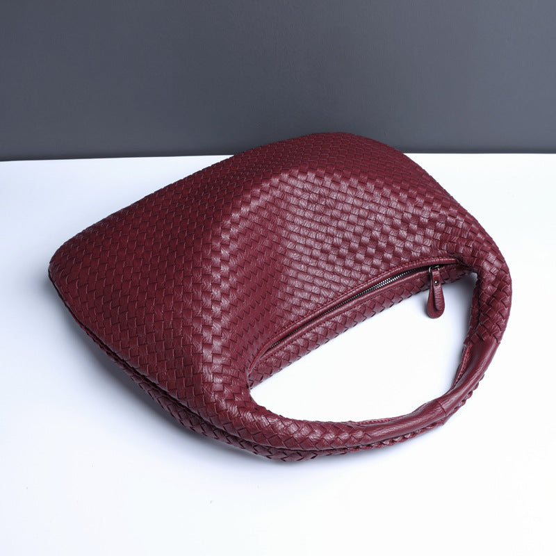 Crescent Hand-Woven Dumpling Bag eprolo
