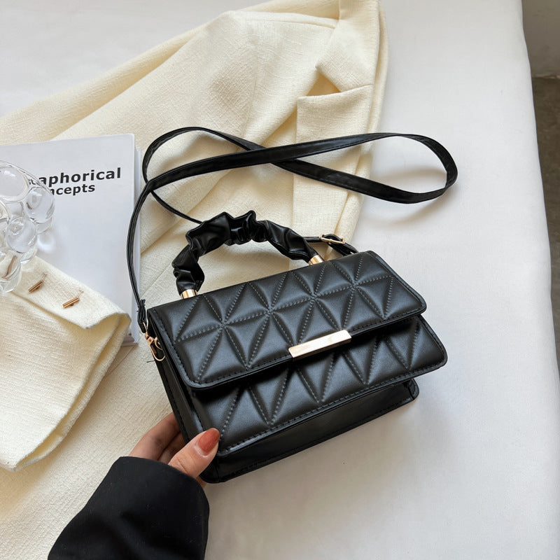 The women's textured diamond-shaped embroidered thread pleated handbag is spring and stylish, and the single-shoulder crossbody bag is trendy Hypersku