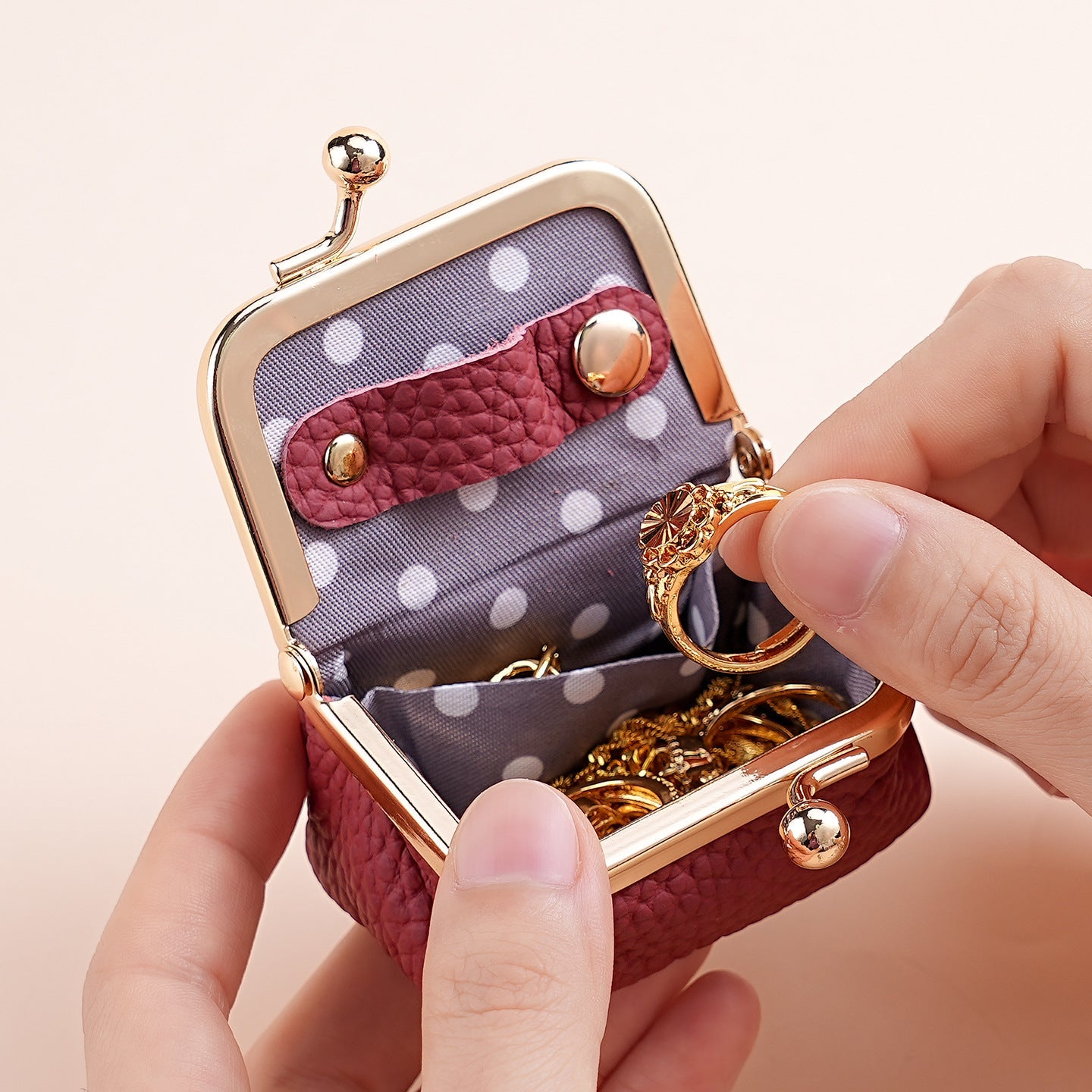 Leather mini jewelry box, ladies' earrings, rings, yellow jewelry, storage bag, headphones, co, coin purse Hypersku