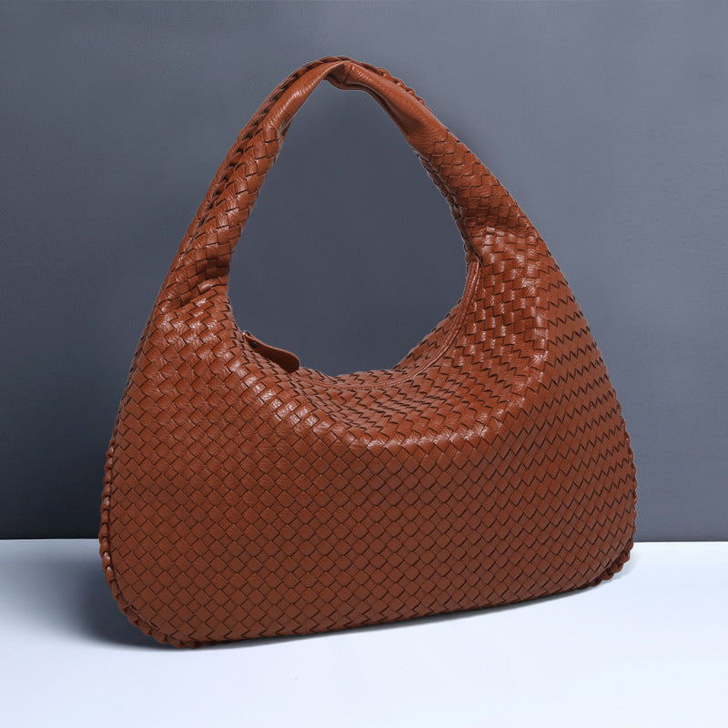 Crescent Hand-Woven Dumpling Bag eprolo