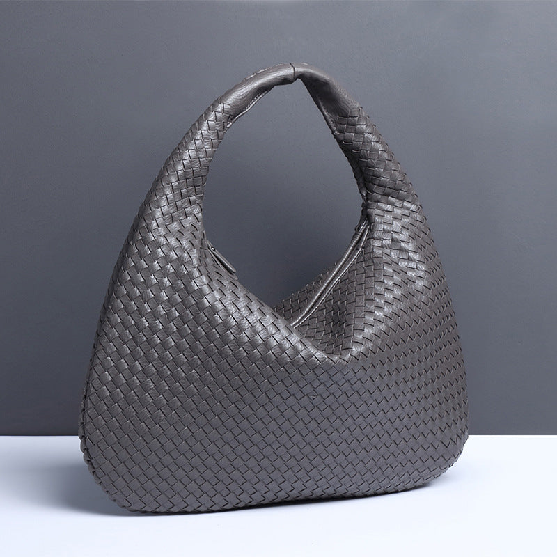 Crescent Hand-Woven Dumpling Bag eprolo