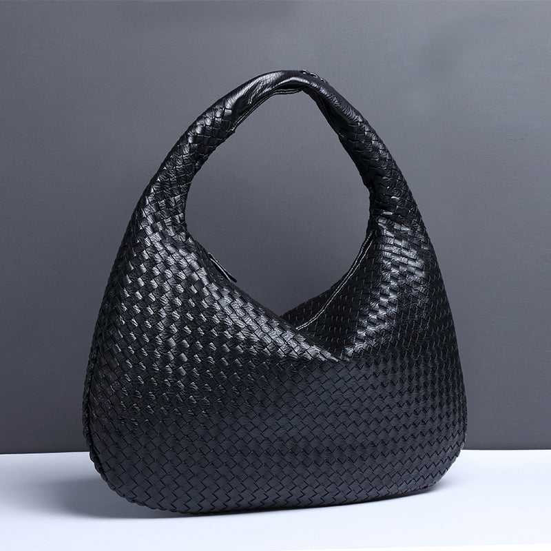 Crescent Hand-Woven Dumpling Bag eprolo