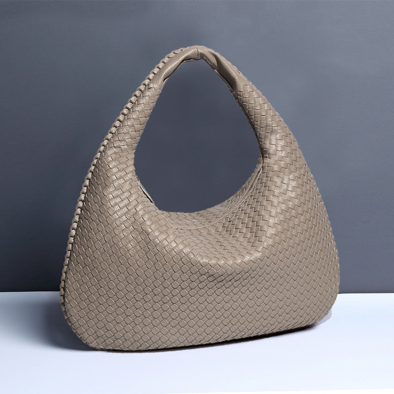 Crescent Hand-Woven Dumpling Bag eprolo