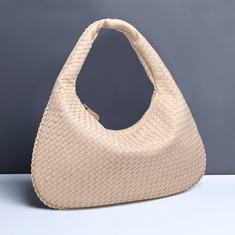 Crescent Hand-Woven Dumpling Bag eprolo