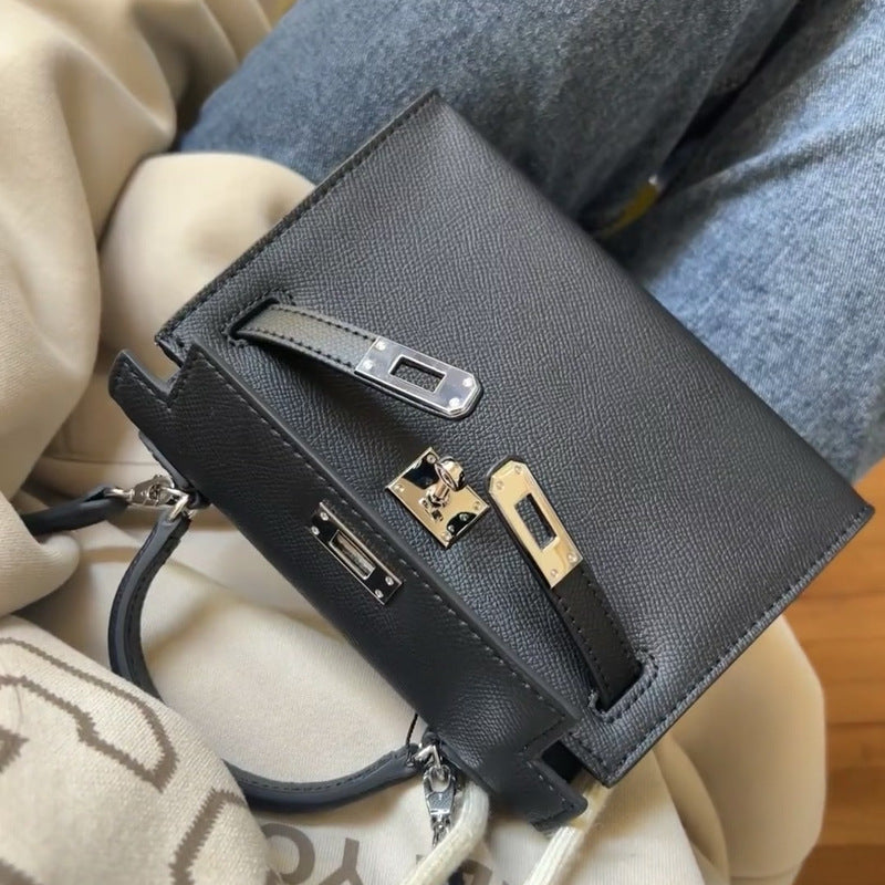 Single-shoulder crossbody bag made of cowhide Hypersku
