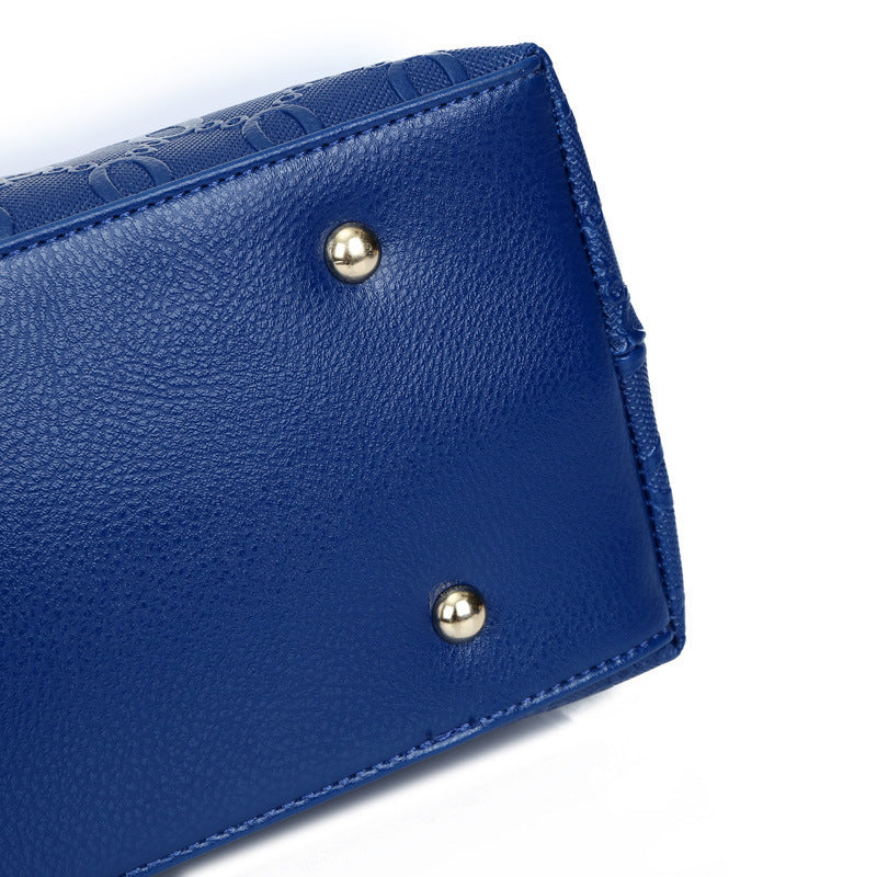 2020 autumn and winter new handbags, bear all-match four-piece suit, messenger handbags, fashion ladies bags wholesale Classy’s