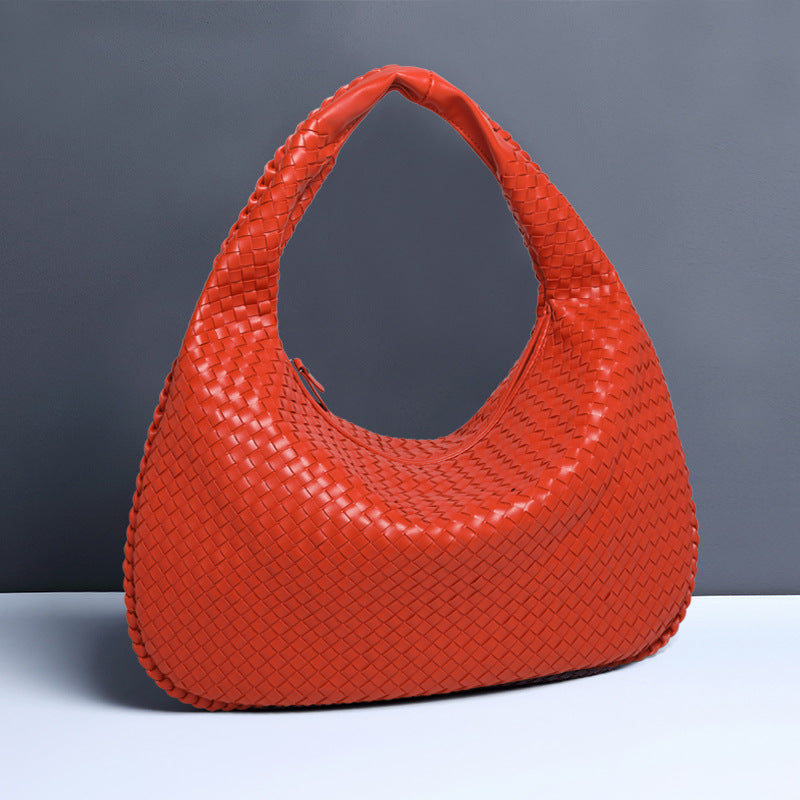 Crescent Hand-Woven Dumpling Bag eprolo