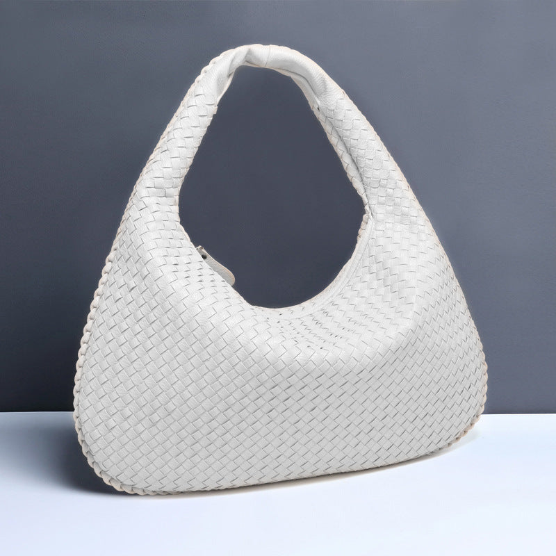Crescent Hand-Woven Dumpling Bag eprolo