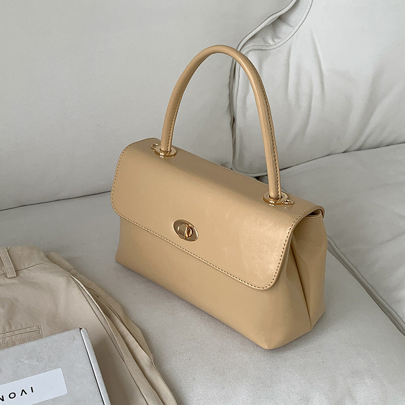 Retro handbags, fashionable niche design, versatile messenger bag, waxed leather, stylish flip-top hand-held small square bag Classy’s