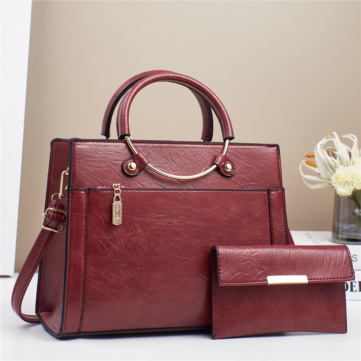 Ladies handbags new large capacity shoulder bag temperament soft leather mom bag fashionable commuter women's bag can be cross-body Classy’s