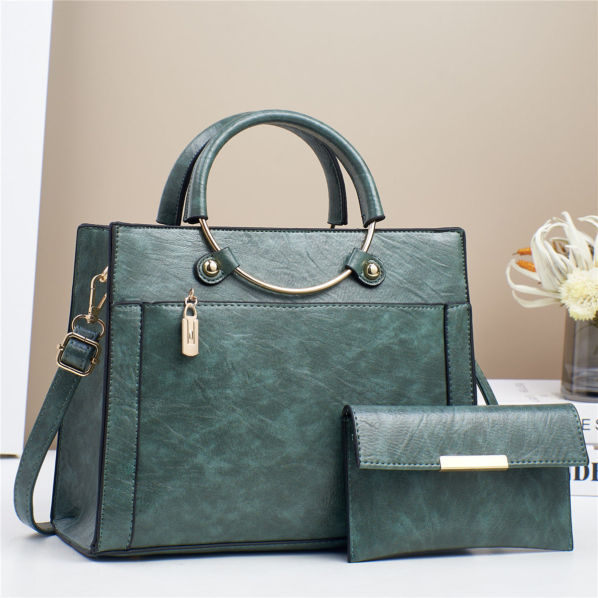 Ladies handbags new large capacity shoulder bag temperament soft leather mom bag fashionable commuter women's bag can be cross-body Classy’s