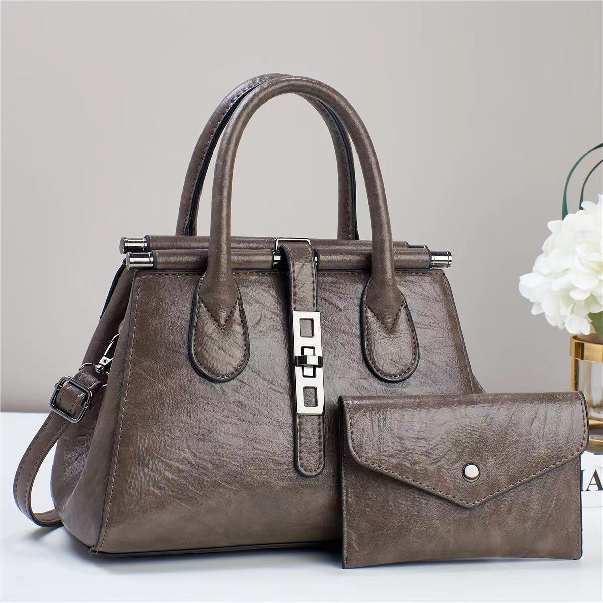 Foreign trade hot-selling versatile trendy ladies handbags 2025 new Korean style fashion shoulder messenger bag manufacturers Classy’s