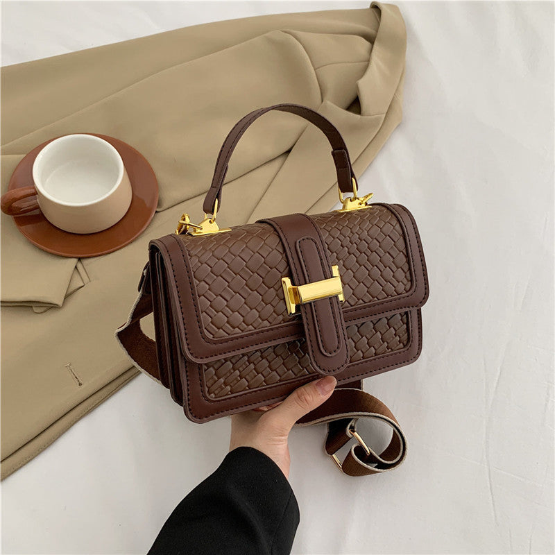 Handbags for women 2023 autumn new Korean style trendy simple shoulder messenger bag casual small square bag trendy Classy’s