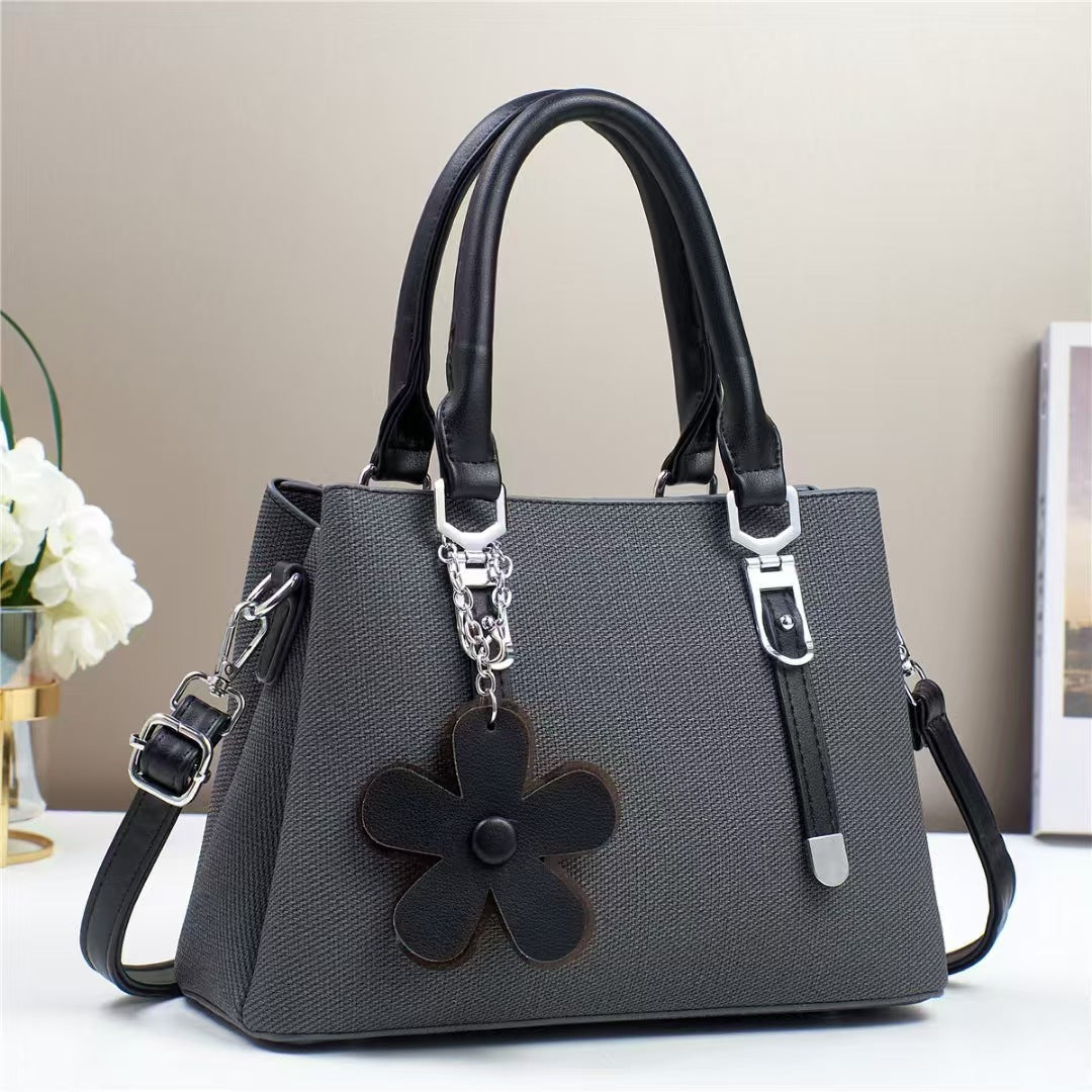 New style handbags are fashionable, simple and stylish, with large capacity and exquisite accessories, and are available for cross-border delivery. Classy’s