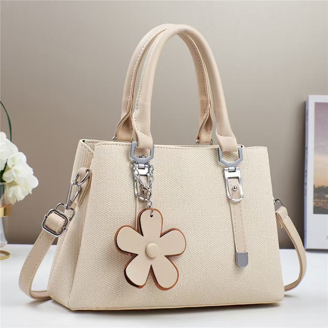 New style handbags are fashionable, simple and stylish, with large capacity and exquisite accessories, and are available for cross-border delivery. Classy’s