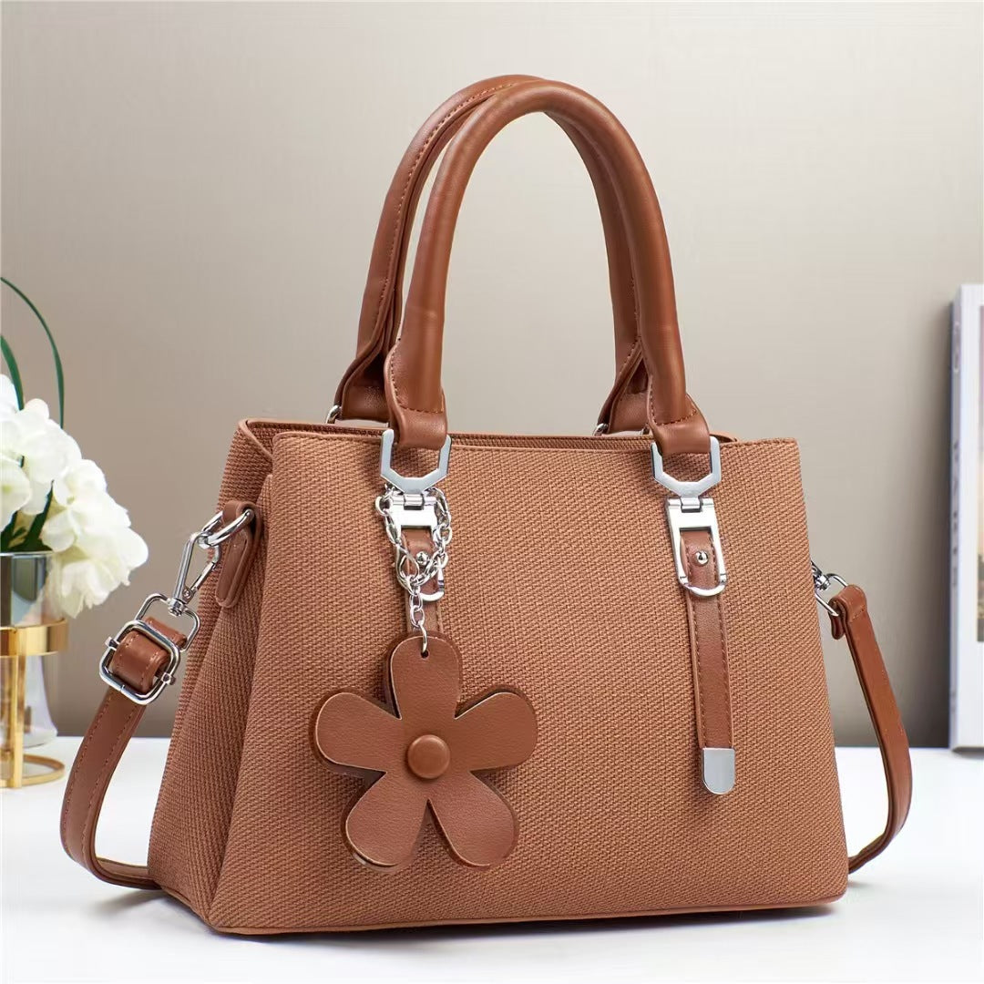 New style handbags are fashionable, simple and stylish, with large capacity and exquisite accessories, and are available for cross-border delivery. Classy’s