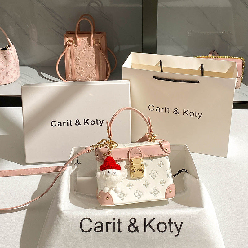 Dropshipping trendy embroidered box bags, 2024 new style, fairy-like color-blocked small square handbags wholesale. Classy’s