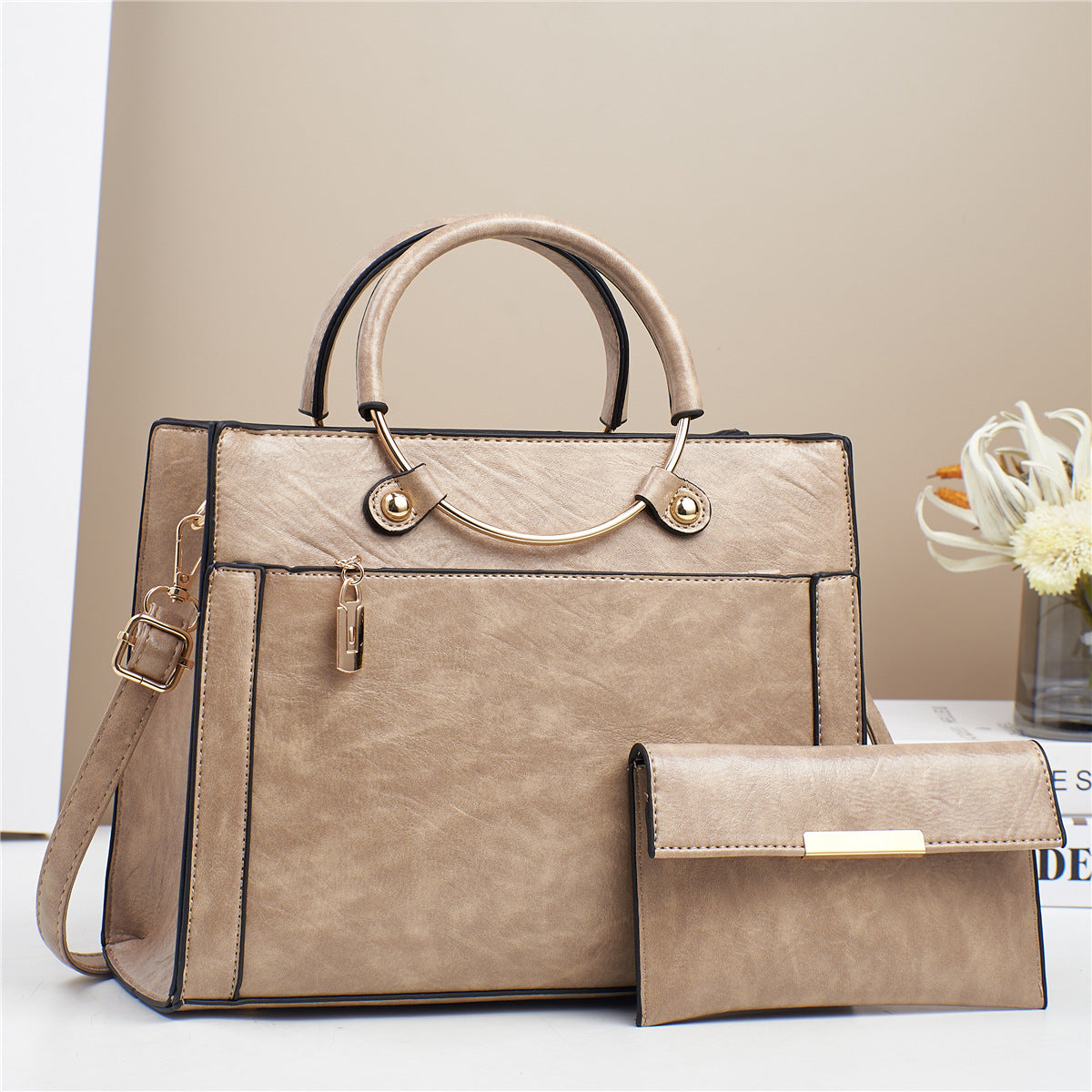 Ladies handbags new large capacity shoulder bag temperament soft leather mom bag fashionable commuter women's bag can be cross-body Classy’s