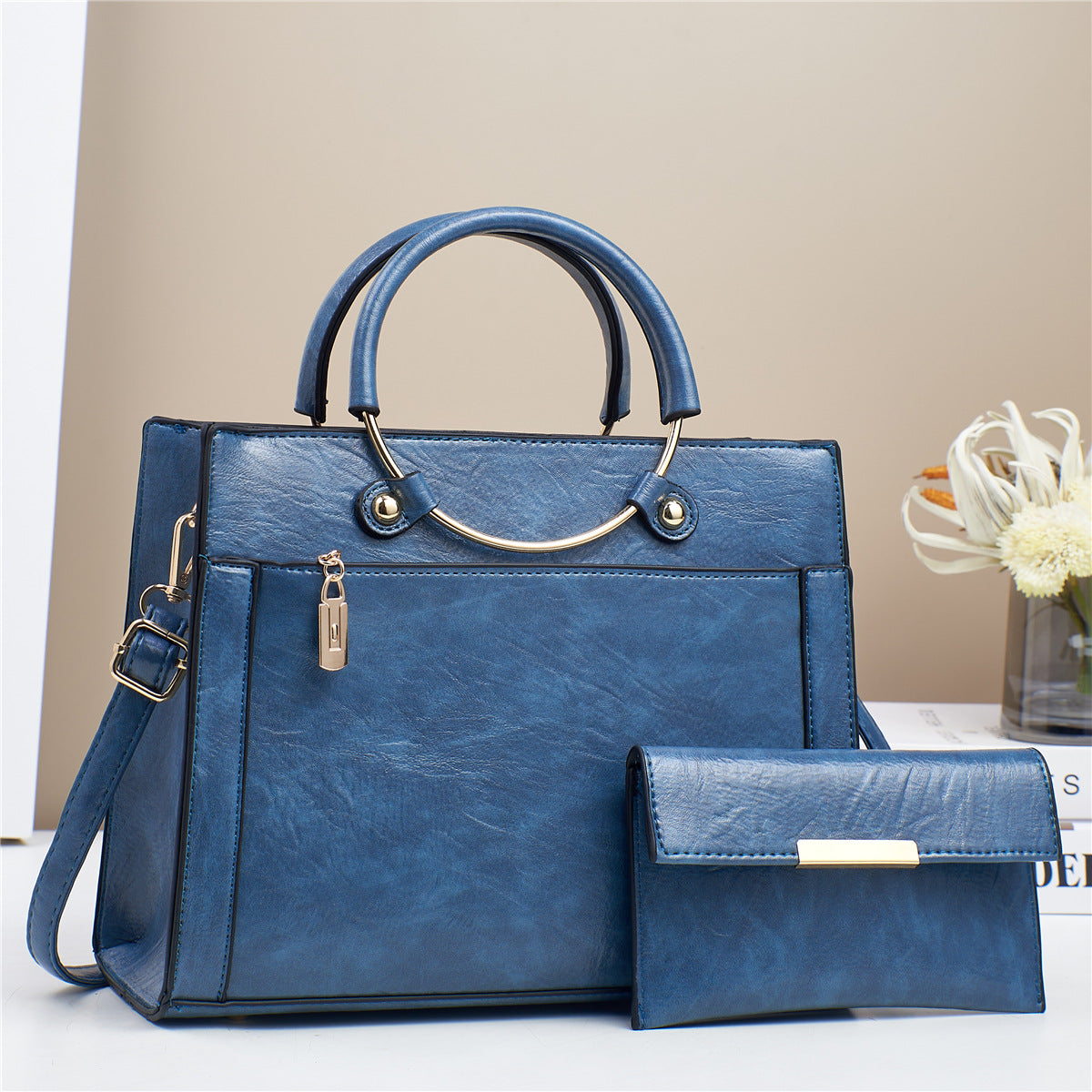 Ladies handbags new large capacity shoulder bag temperament soft leather mom bag fashionable commuter women's bag can be cross-body Classy’s