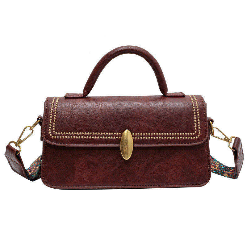 2023 autumn and winter new high-end trendy French handbags fashionable retro simple versatile messenger bag commuting Classy’s