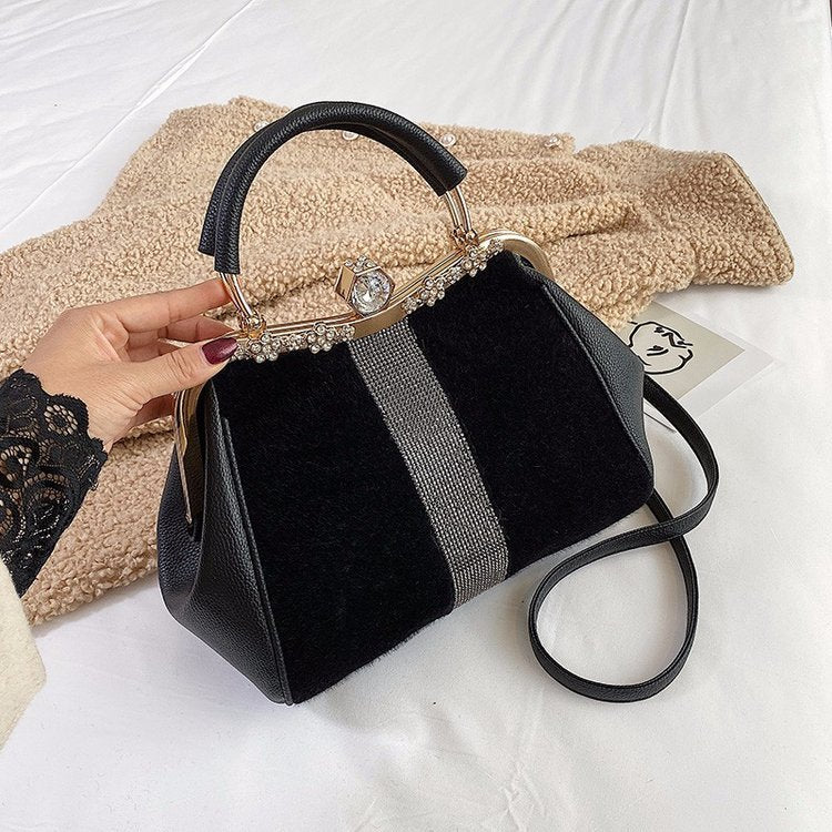 Cross-border new women's handbags inlaid with diamonds, versatile and high-end messenger bags, atmospheric shoulder clip bags for women Classy’s